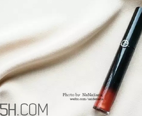 錦鯉色口紅是什么顏色？錦鯉色口紅試色