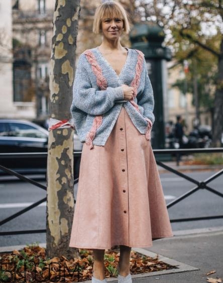 短發(fā)適合穿什么衣服？短發(fā)穿什么衣服好看？