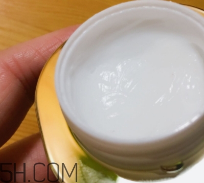 百雀羚肌初賦活系列怎么樣？百雀羚肌初賦活系列適合年齡