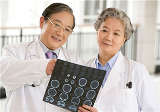 甲亢為什么會(huì)突眼？甲亢為什么會(huì)低鉀？