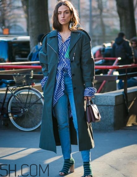胸大的人適合穿什么衣服？胸大的女生穿什么衣服好看？