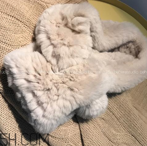 獺兔毛皮草掉毛嗎？獺兔毛皮草掉毛怎么辦？