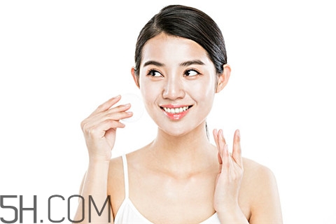 粉刺和黑頭的區(qū)別 粉刺和痤瘡一樣嗎？