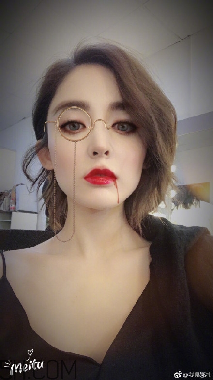 娜扎吸血鬼妝容是用的什么軟件？娜扎吸血鬼妝容操作步驟