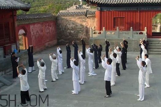 八段錦不適合什么人？八段錦的功效與作用