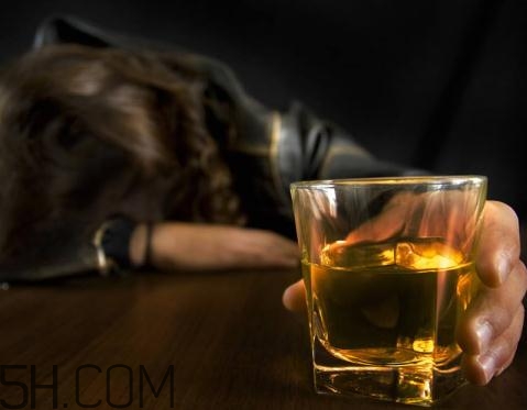 喝酒能延長射精時間嗎？喝酒可以延長性生活嗎？