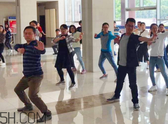 八段錦不適合什么人？八段錦的功效與作用