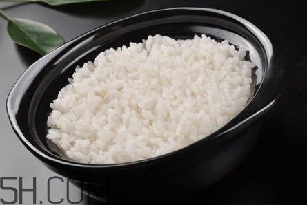 煮飯是用電飯煲好還是電壓力鍋好？煮飯是精煮還是快煮
