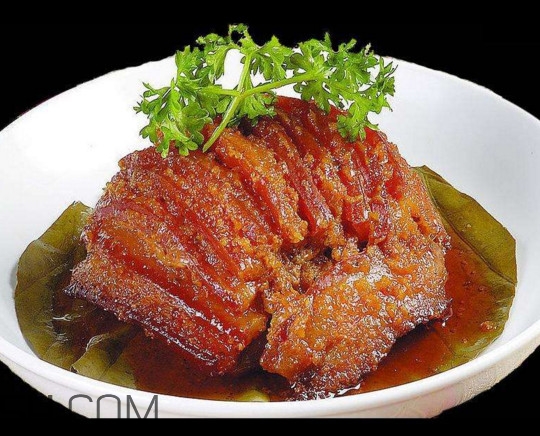 粉蒸肉五花肉怎么腌制？做粉蒸肉的肉要去皮嗎