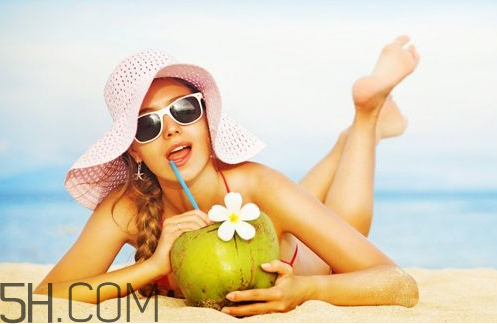 丸美防曬霜的價(jià)格是多少？spf50的防曬霜傷皮膚嗎？