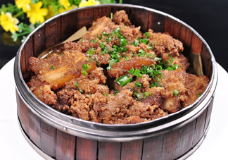 粉蒸肉五花肉怎么腌制？做粉蒸肉的肉要去皮嗎