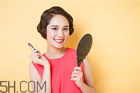 烤瓷牙為什么會出臭味？烤瓷牙為什么那么貴？