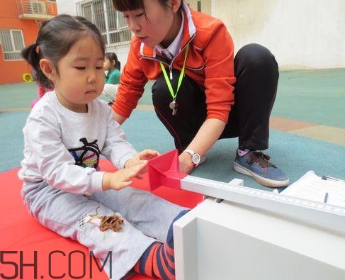 坐位體前屈滿分多少？坐位體前屈摸不到腳怎么辦