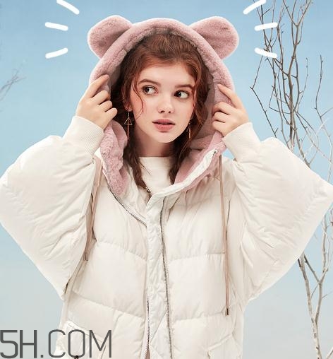 白色羽絨服發(fā)黃怎么洗白？白色羽絨服染色怎么能去掉？