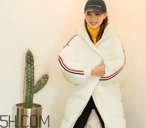 白色羽絨服怎么保存不發(fā)黃？白色羽絨服怎么打理？