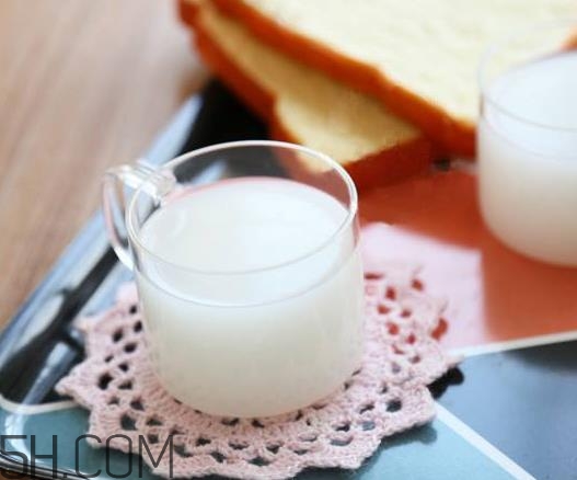 可爾必思好喝嗎？可爾必思有酒精嗎？