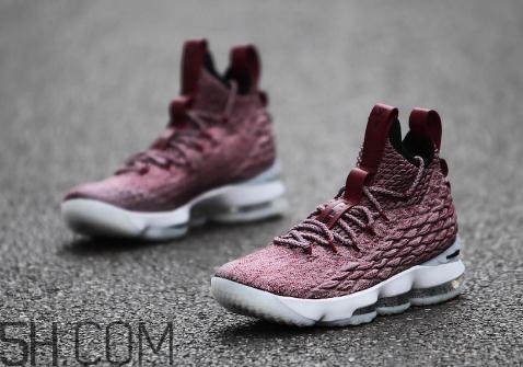 nike lebron 15 wine紅酒配色發(fā)售時(shí)間_多少錢？
