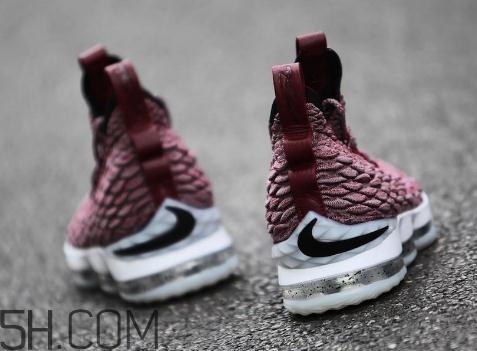 nike lebron 15 wine紅酒配色發(fā)售時(shí)間_多少錢？