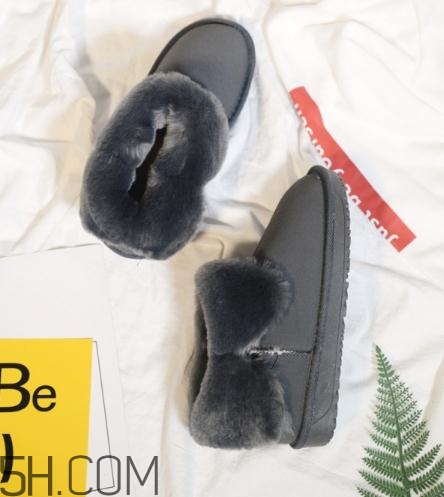 雪地靴買(mǎi)什么顏色好看？雪地靴什么顏色百搭？