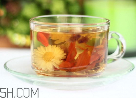 天氣干燥煲什么湯喝最好？氣候干燥喝什么茶好