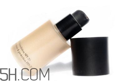 女生怎樣學(xué)會快速化妝？新手化妝需要的基本用品