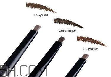 女生怎樣學(xué)會快速化妝？新手化妝需要的基本用品