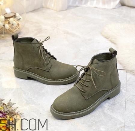 翻毛皮鞋弄上油怎么辦？翻毛皮鞋上的油漬怎么清洗？