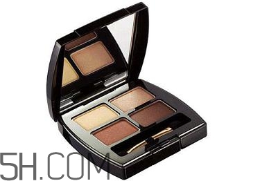 女生怎樣學(xué)會快速化妝？新手化妝需要的基本用品