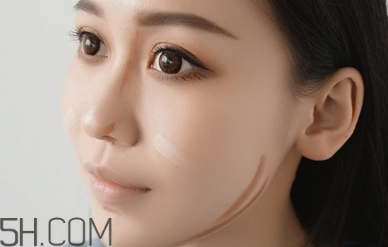 秋冬適合什么妝容？怎樣涂口紅好看？