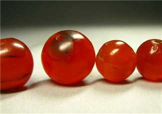 南紅瑪瑙可以泡水嗎？南紅瑪瑙能沾水嗎？