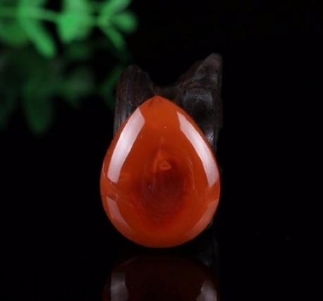 南紅瑪瑙可以泡水嗎？南紅瑪瑙能沾水嗎？