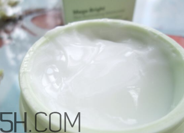 悅木之源維C精華霜怎么樣？悅木之源維C精華霜好用嗎？