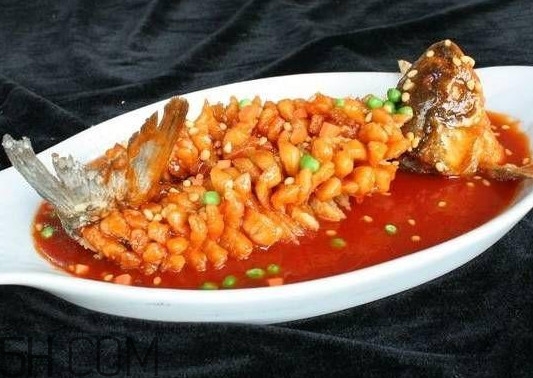 松鼠魚為什么叫松鼠魚？松鼠魚是什么魚做的