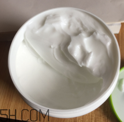 絲塔芙致潤(rùn)保濕霜怎么樣？絲塔芙致潤(rùn)保濕霜好用嗎？