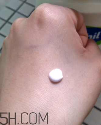 絲塔芙保濕潤膚乳嬰兒能用嗎？絲塔芙潤膚乳怎么樣？