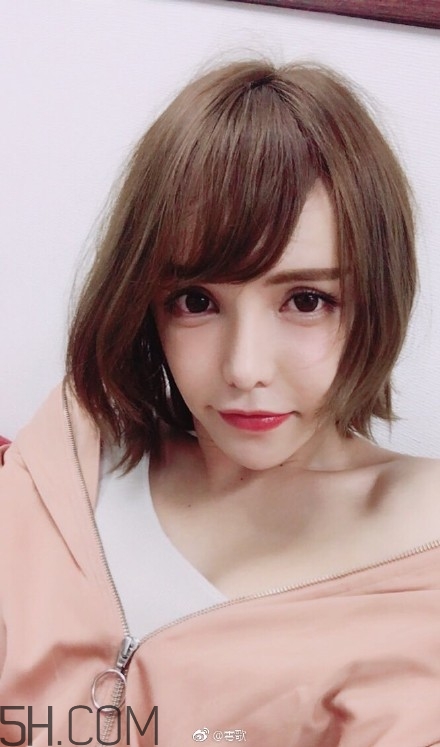 女人說嘖嘖是什么意思？女生發(fā)消息嘖嘖代表什么