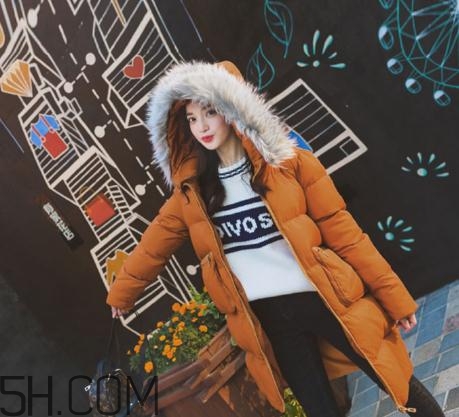 羽絨服用什么洗滌劑？洗羽絨服用洗衣粉還是洗衣液？