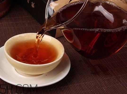 服用哪些藥物前后不能喝酒？為什么不能用茶葉水服藥