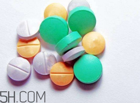頭孢可以和甲硝銼一起吃嗎？頭孢可以和退燒藥一起吃嗎