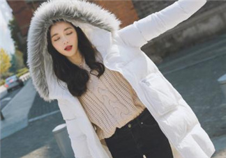 羽絨服用什么洗滌劑？洗羽絨服用洗衣粉還是洗衣液？