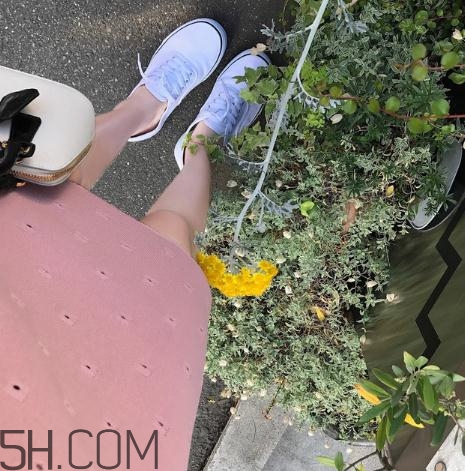 帆布鞋能光腳穿嗎？帆布鞋可以墊增高墊嗎？