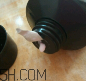 雅芳小黑裙香體乳怎么樣？雅芳小黑裙香體乳好用嗎？