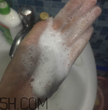 露得清綿密洗面奶怎么樣？露得清綿密洗面奶好用嗎？