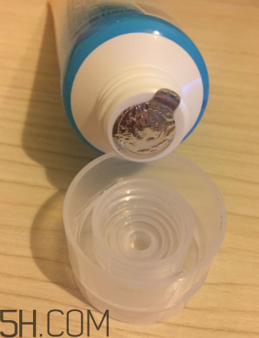 露得清綿密洗面奶怎么樣？露得清綿密洗面奶好用嗎？
