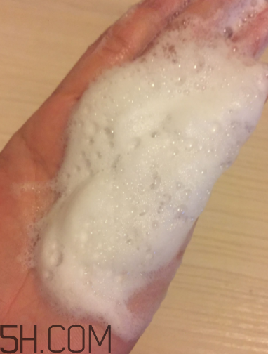 露得清綿密洗面奶怎么樣？露得清綿密洗面奶好用嗎？