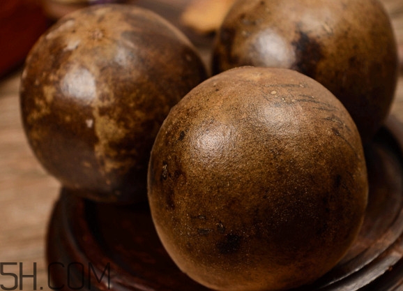 羅漢果泡水喝有什么好處？經(jīng)常用羅漢果泡水喝有什么壞處