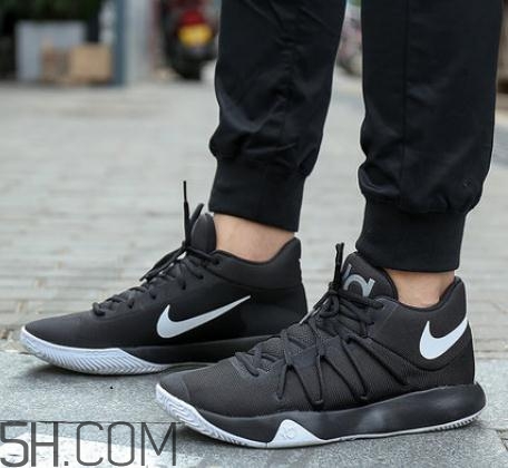 籃球鞋鞋底硬怎么辦？籃球鞋什么底最耐磨？