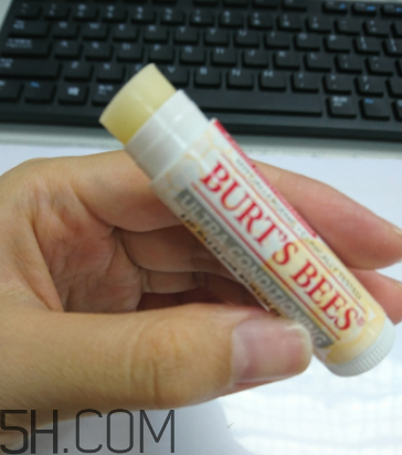 小蜜蜂細致修護唇膏怎么樣？好用嗎？