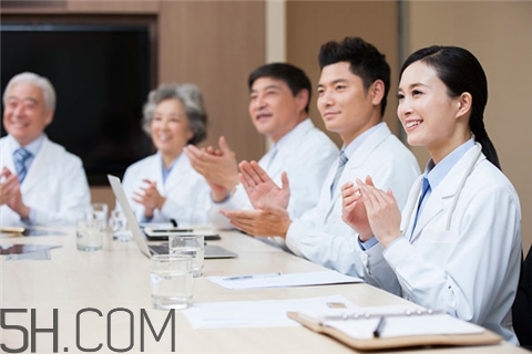 白內(nèi)障能針灸嗎？白內(nèi)障能配眼鏡嗎？