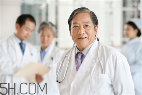 牙周炎吃頭孢有用嗎？牙周炎吃維生素c有用嗎？
